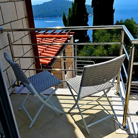 Apartment With View *